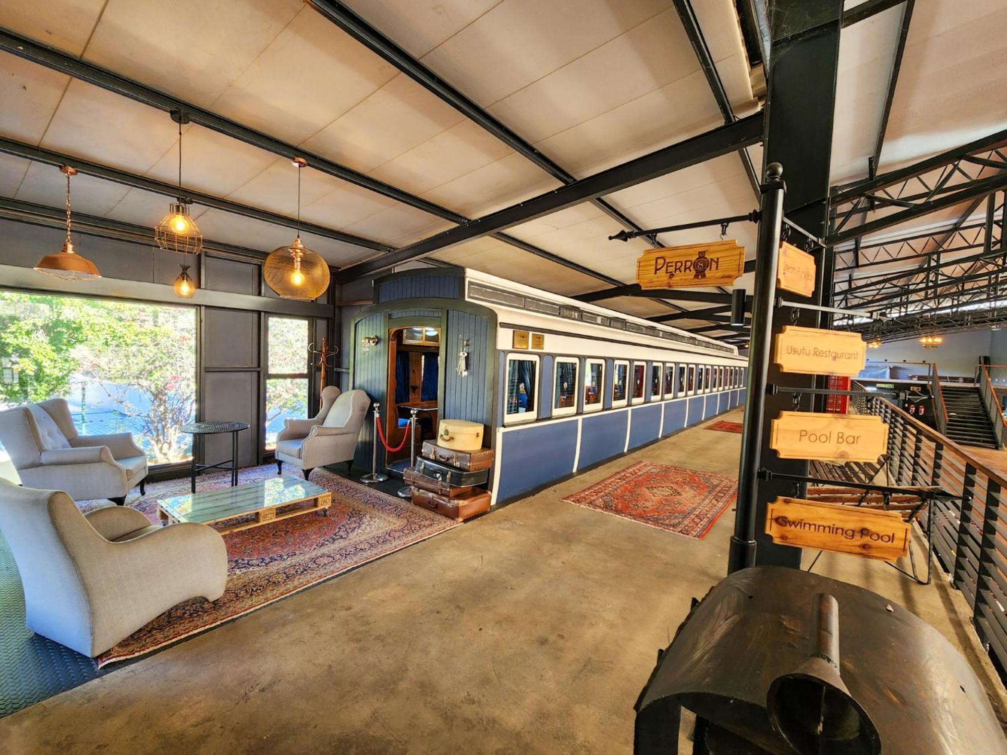 Safari Hotel & Convention Centre Rustenburg Extérieur photo