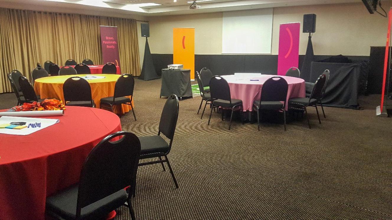 Safari Hotel & Convention Centre Rustenburg Extérieur photo
