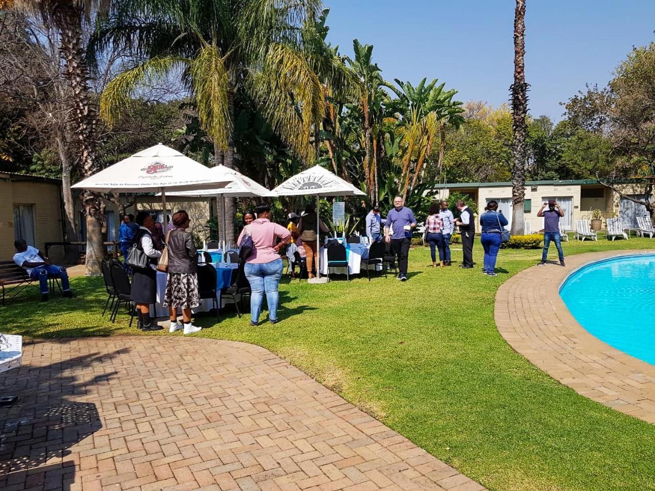 Safari Hotel & Convention Centre Rustenburg Extérieur photo