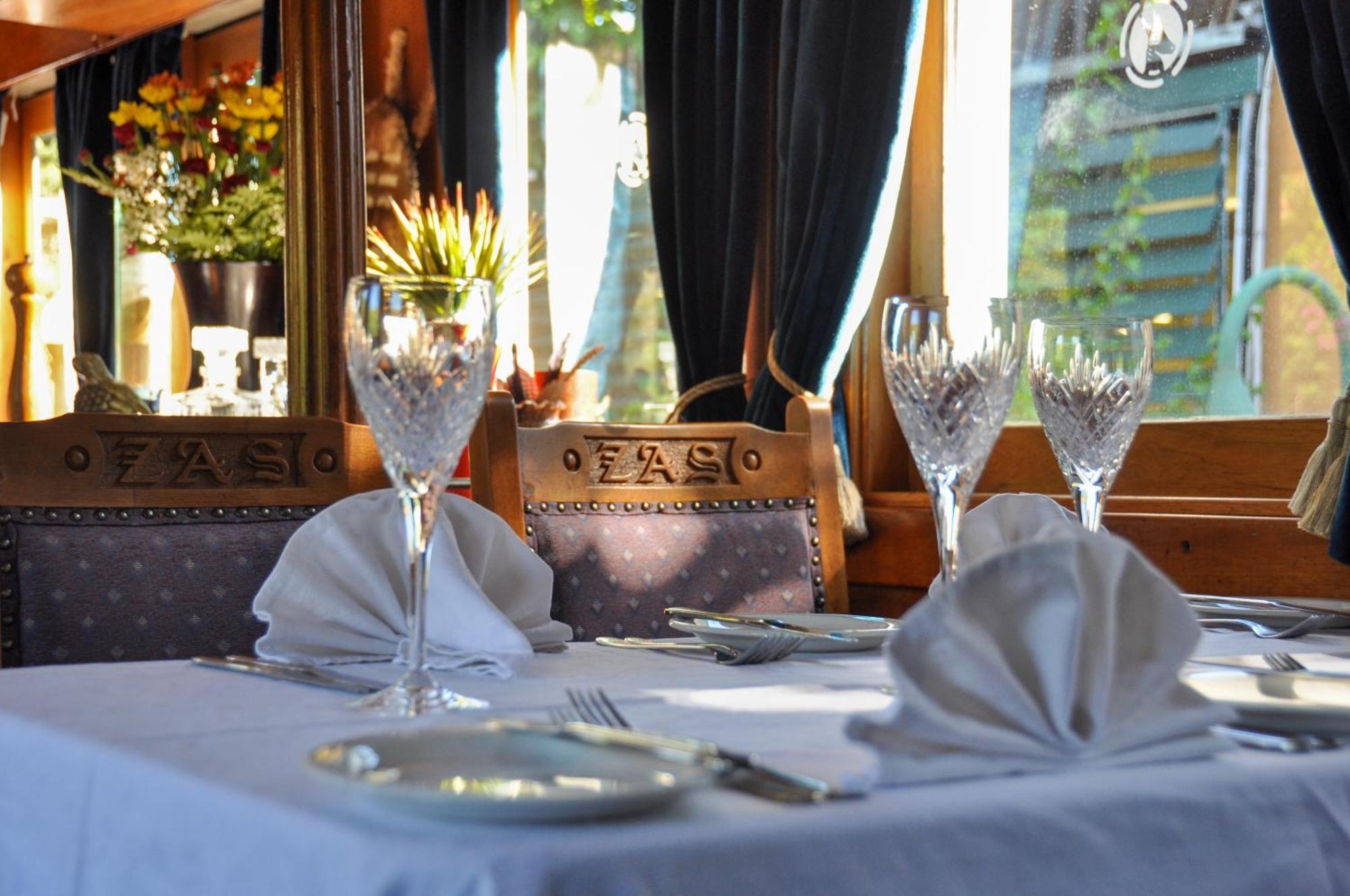 Safari Hotel & Convention Centre Rustenburg Extérieur photo