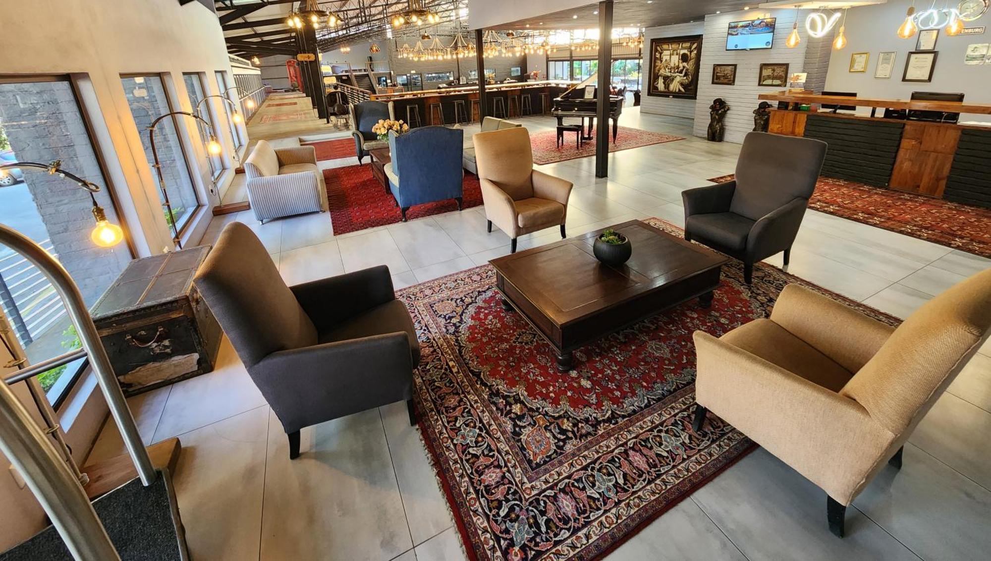 Safari Hotel & Convention Centre Rustenburg Extérieur photo