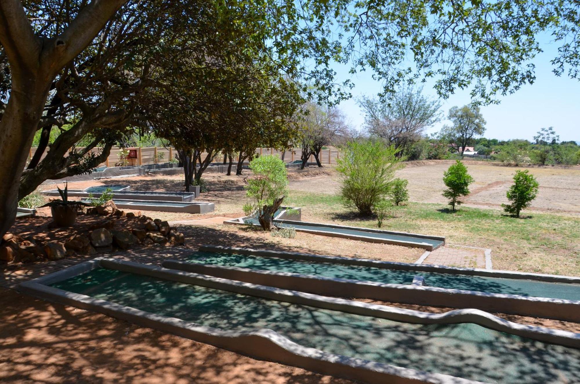 Safari Hotel & Convention Centre Rustenburg Extérieur photo