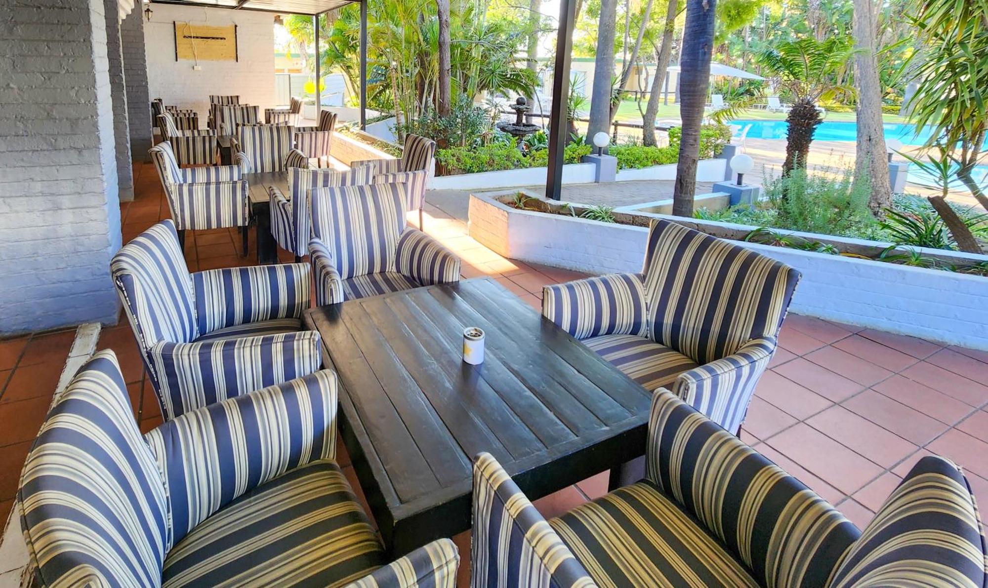Safari Hotel & Convention Centre Rustenburg Extérieur photo